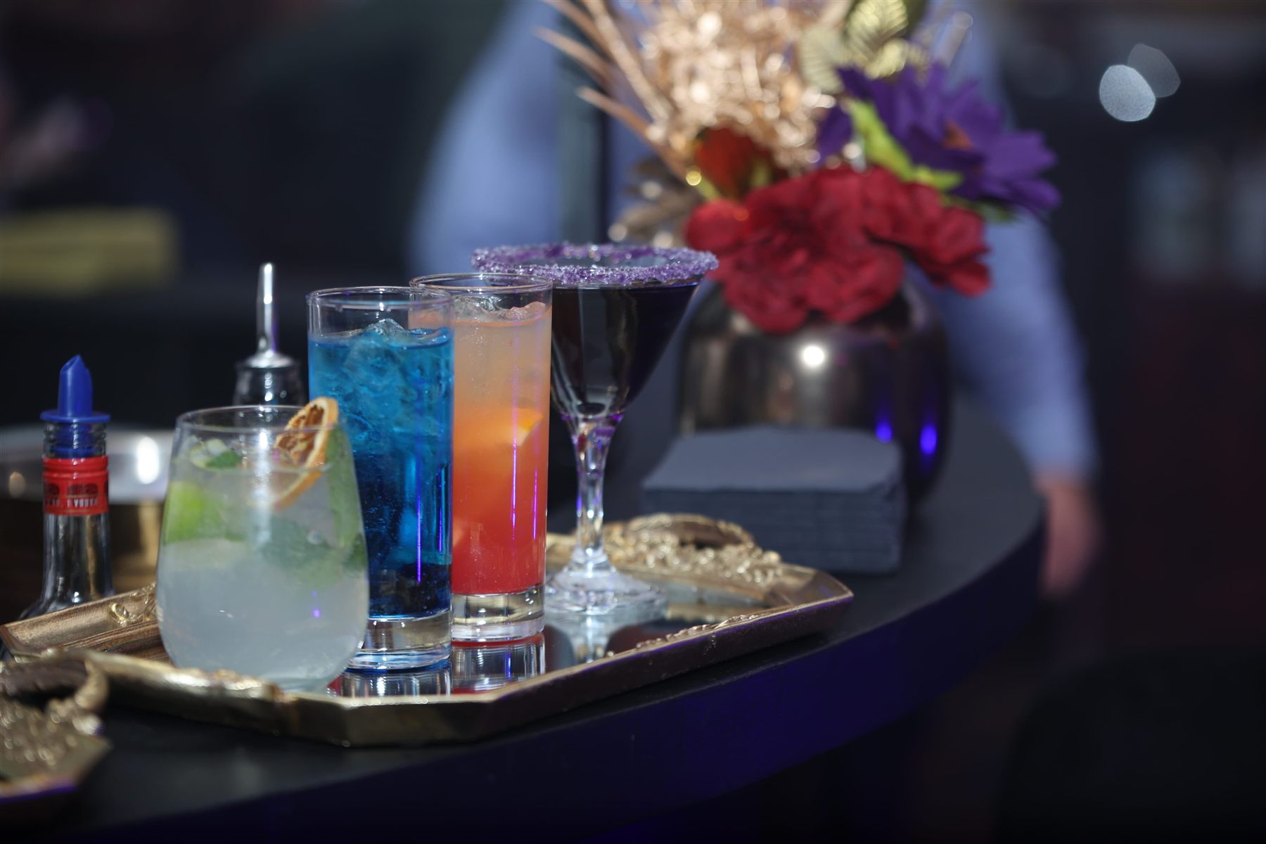 Cocktail service detail